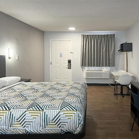 Studio 6 Suites Hurricane, Wv Exterior photo