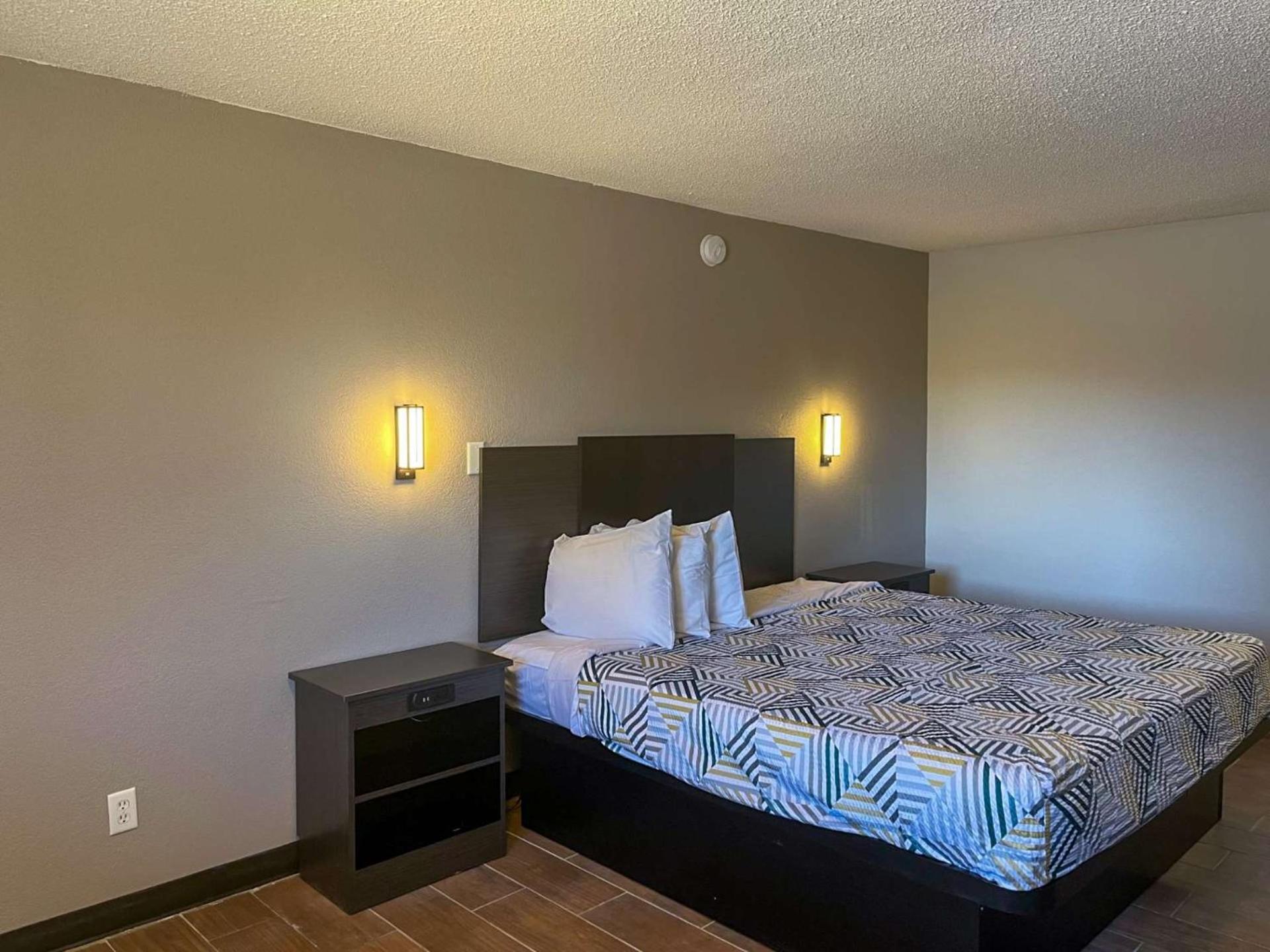Studio 6 Suites Hurricane, Wv Exterior photo