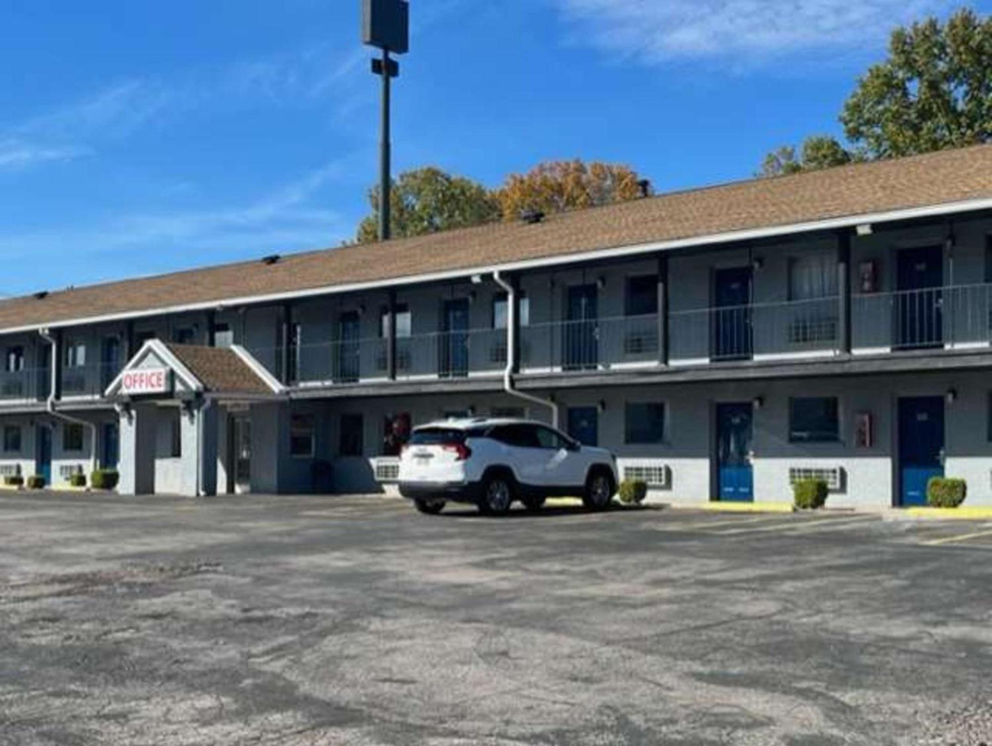 Studio 6 Suites Hurricane, Wv Exterior photo