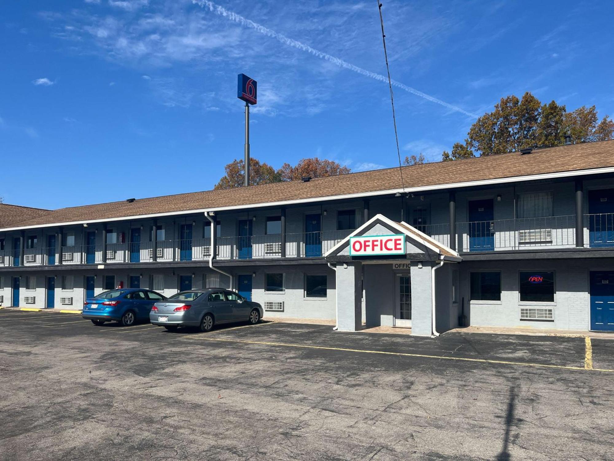 Studio 6 Suites Hurricane, Wv Exterior photo