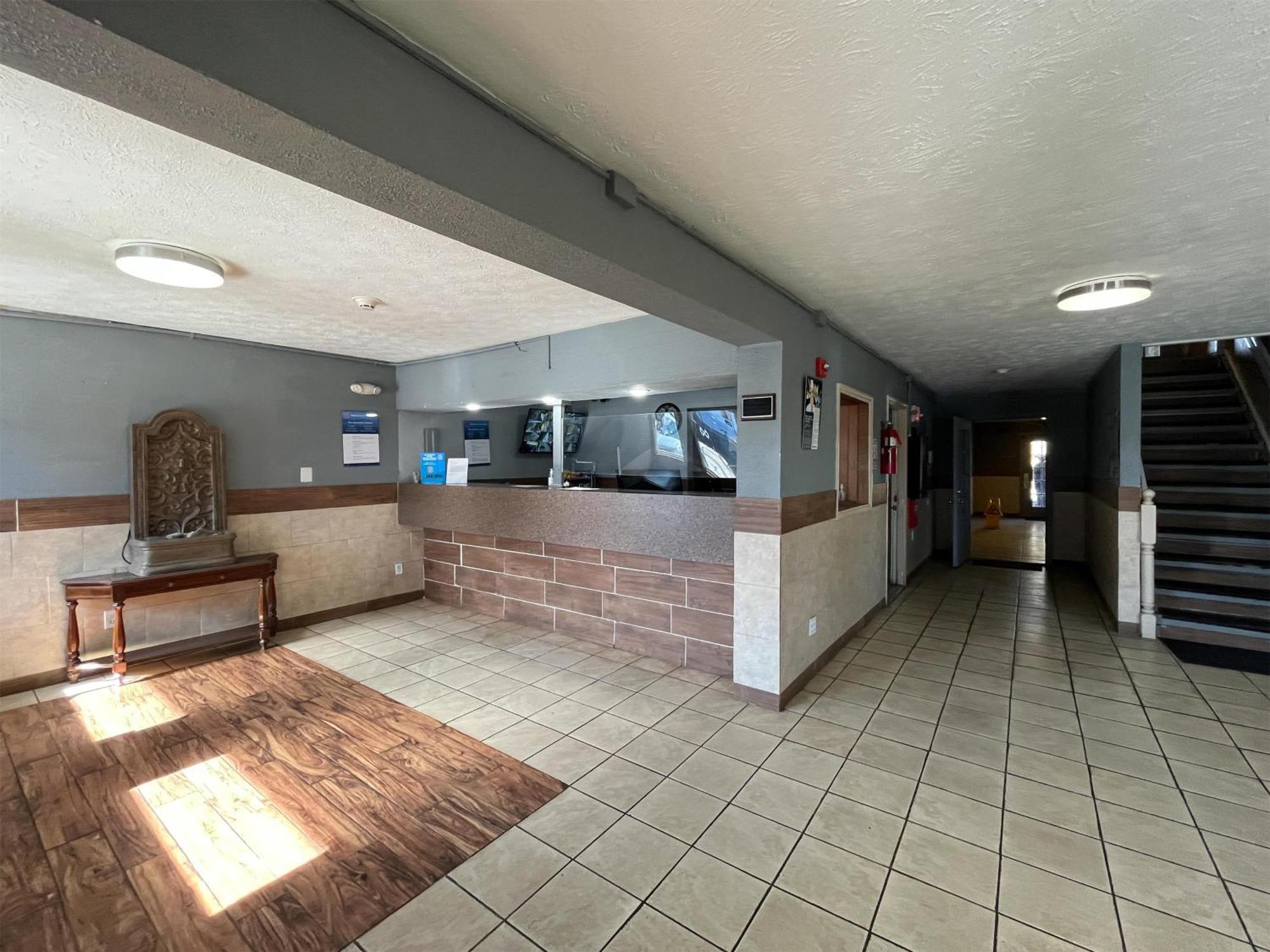 Studio 6 Suites Hurricane, Wv Exterior photo